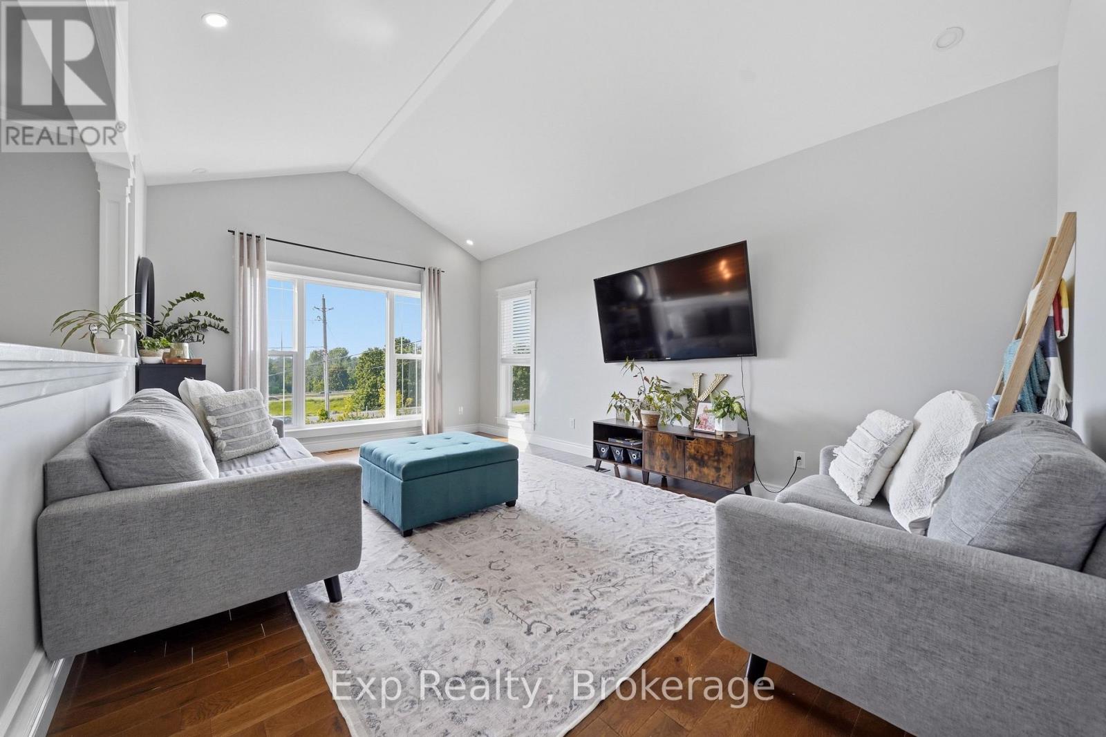 818 PALACE ROAD - 7