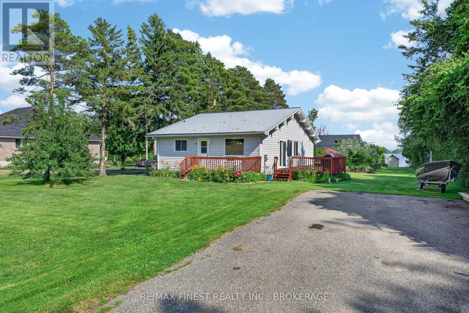 54 BAYVIEW DRIVE - 1