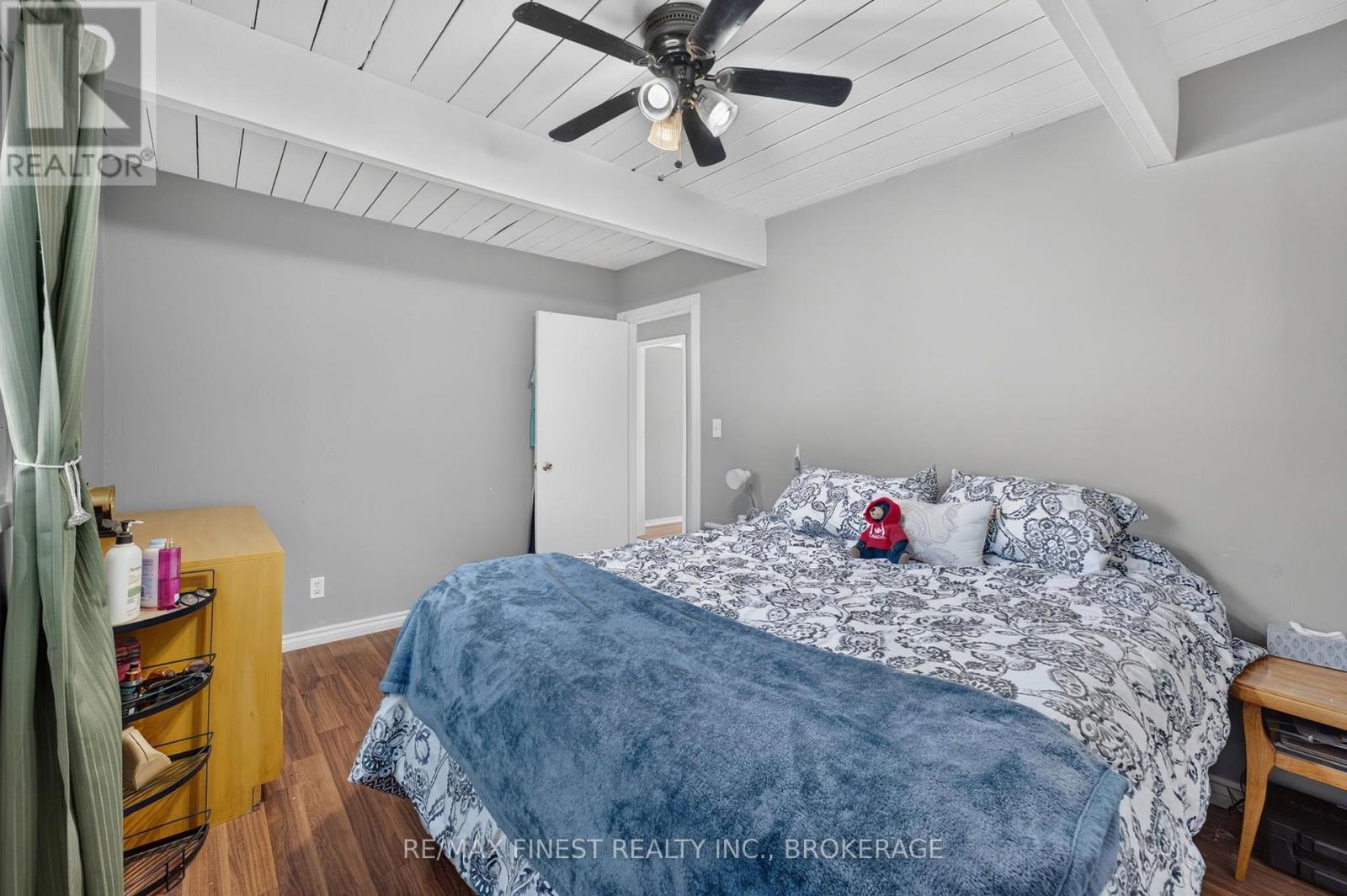 54 BAYVIEW DRIVE - 14