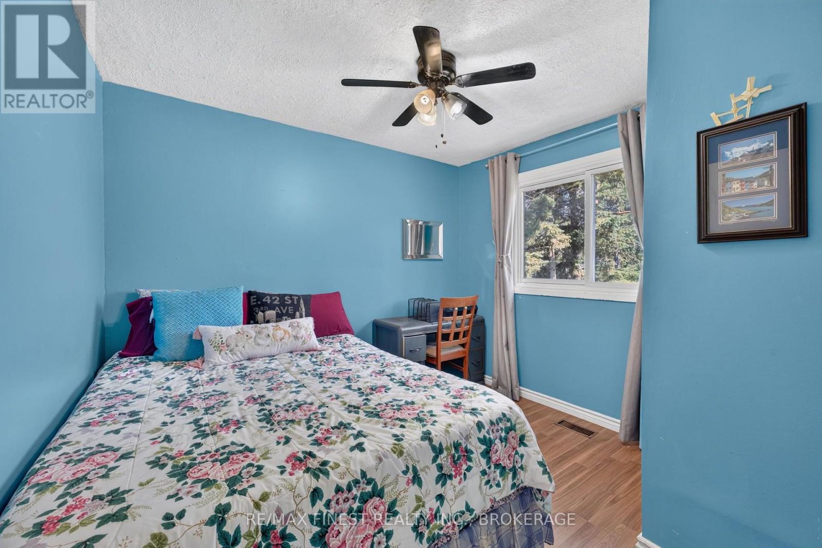 54 BAYVIEW DRIVE - 16