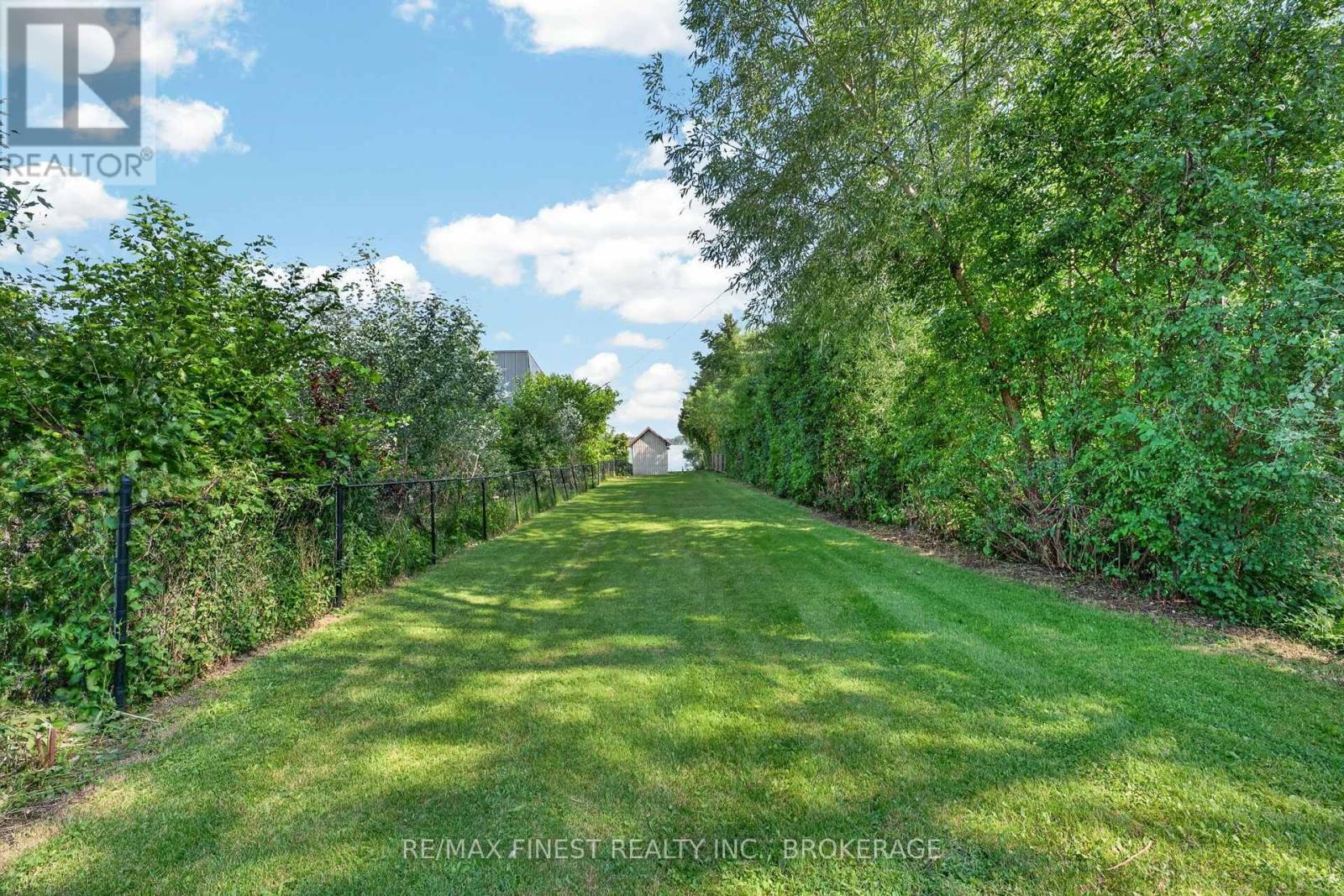 54 BAYVIEW DRIVE - 22
