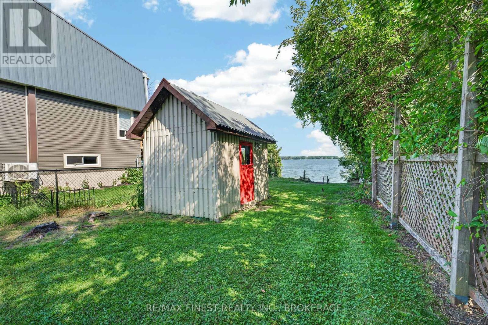 54 BAYVIEW DRIVE - 23