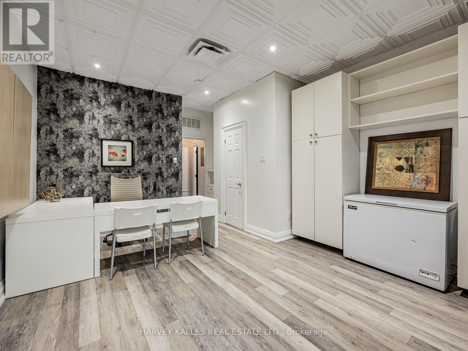 #126 2351 KENNEDY ROAD - 17