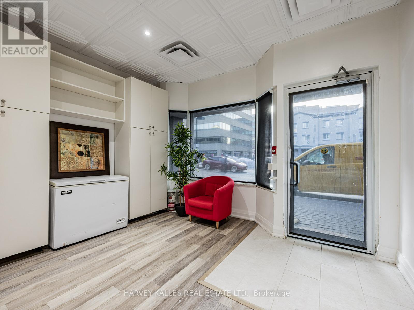 #126 2351 KENNEDY ROAD - 19