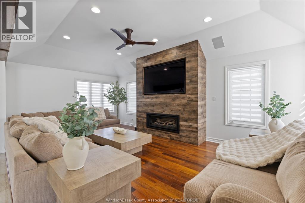 313 CRYSTAL BAY DRIVE - 10