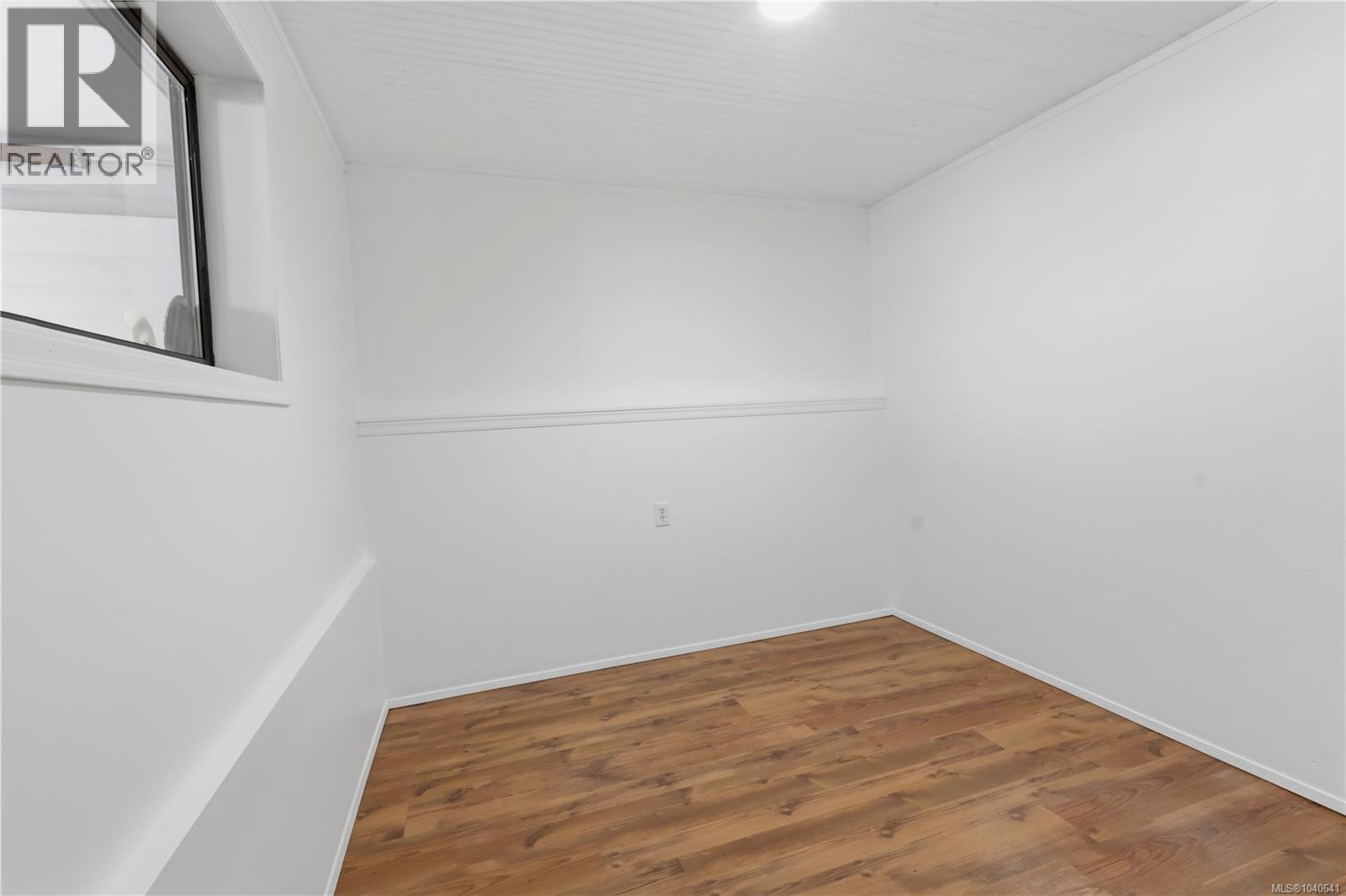 1550 Larch Rd - 28