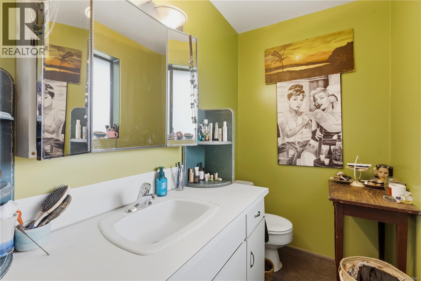 1550 Larch Rd, Ucluelet