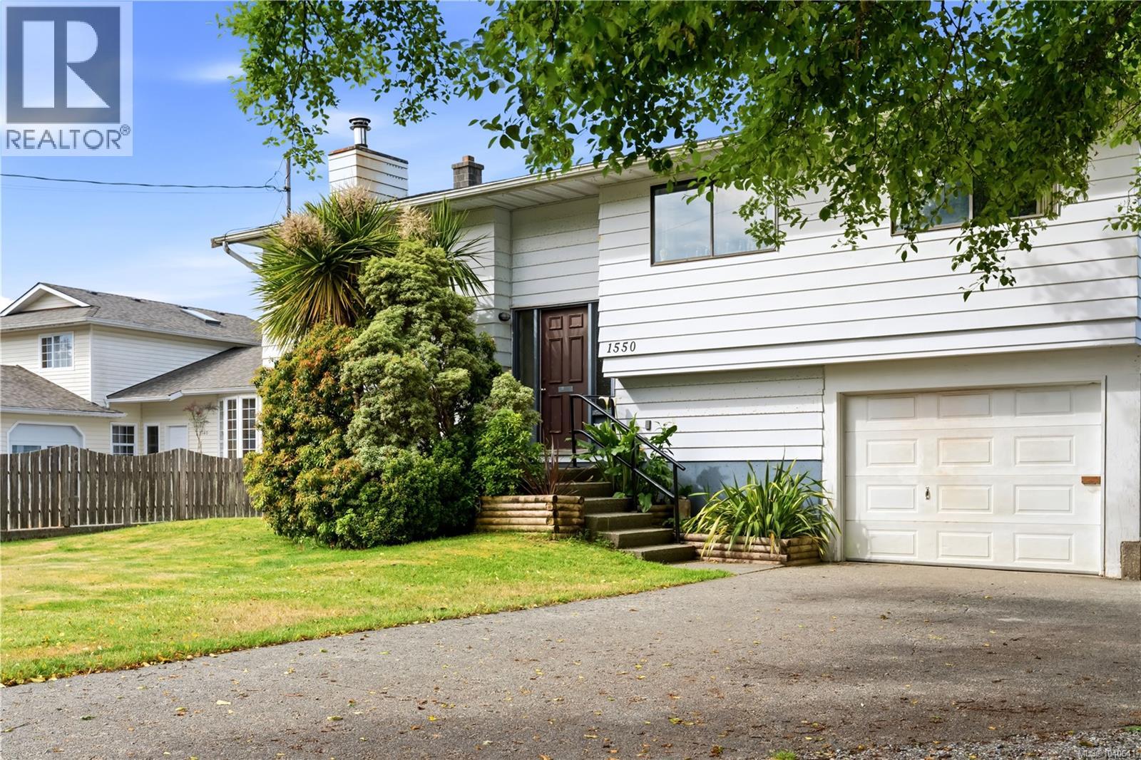 1550 Larch Rd, Ucluelet