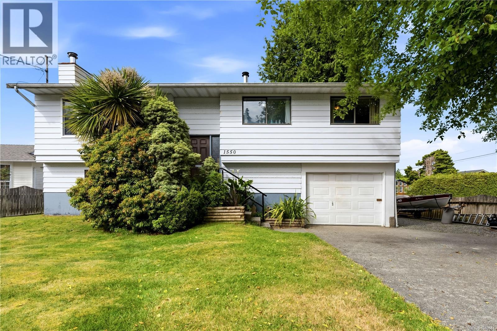 1550 Larch Rd - 1