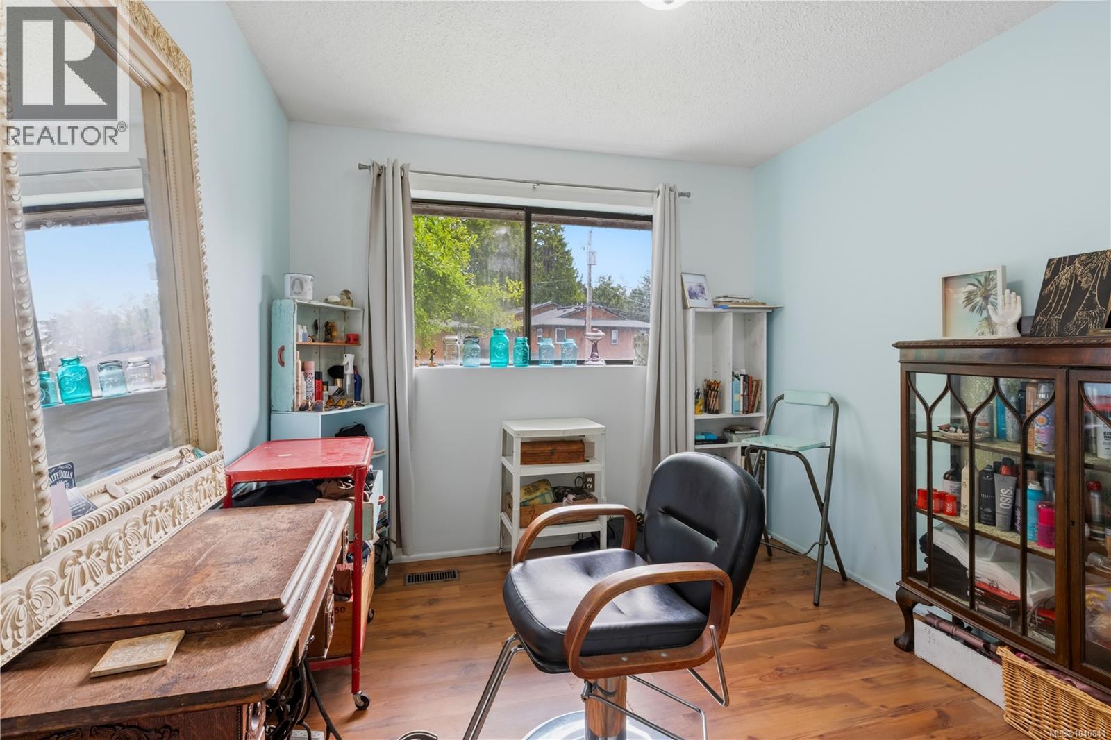 1550 Larch Rd, Ucluelet