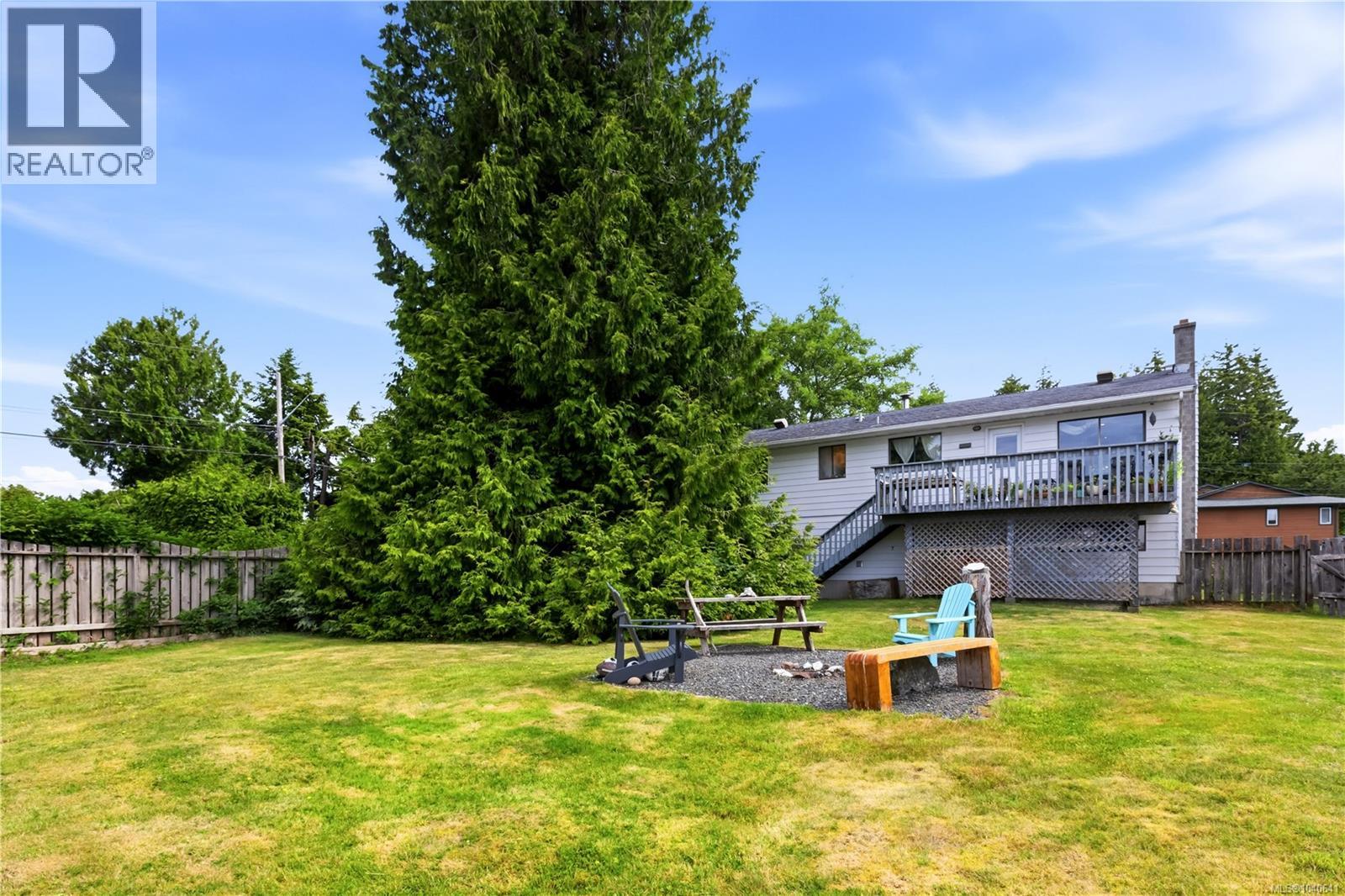 1550 Larch Rd, Ucluelet