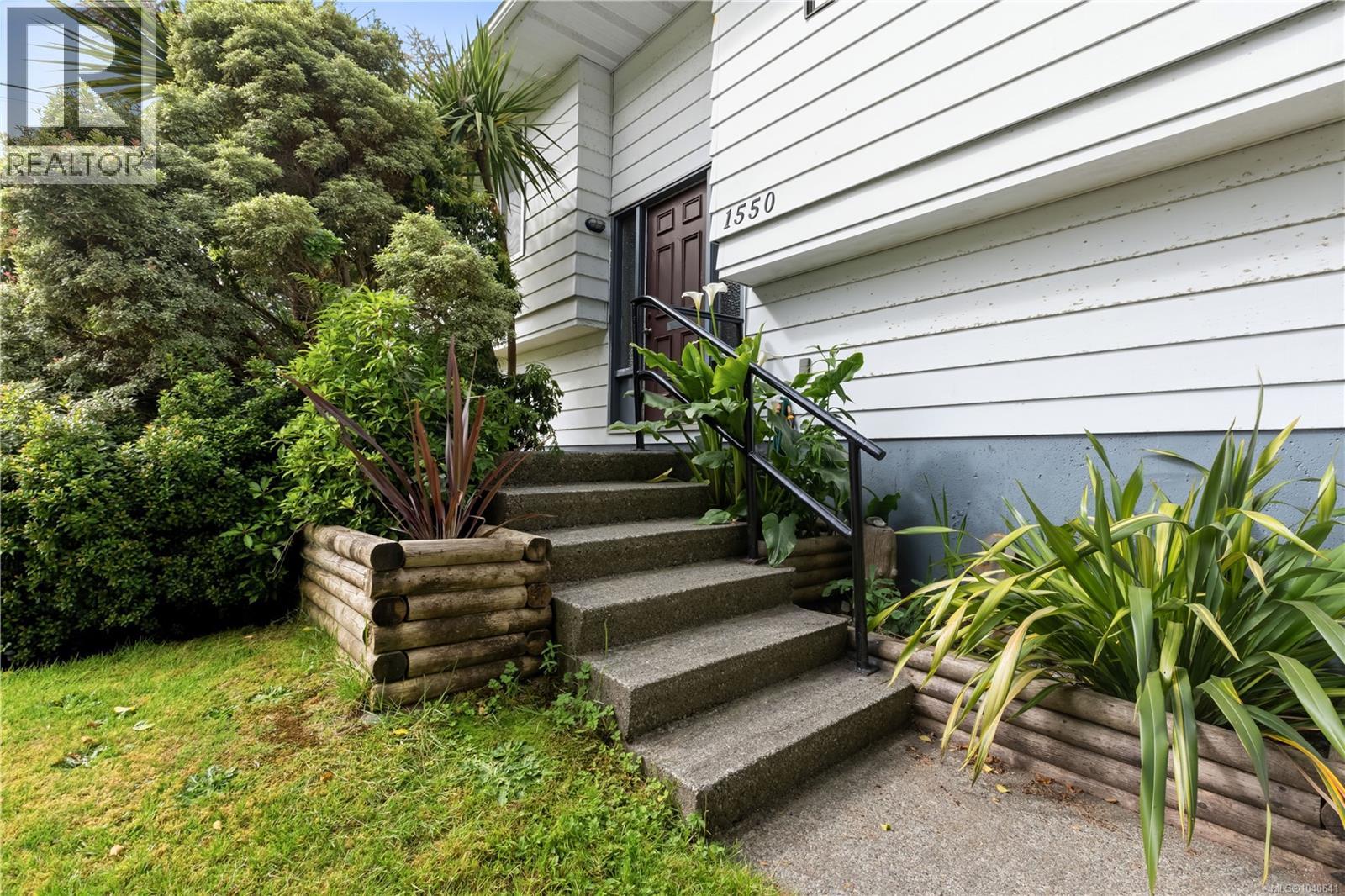 1550 Larch Rd, Ucluelet