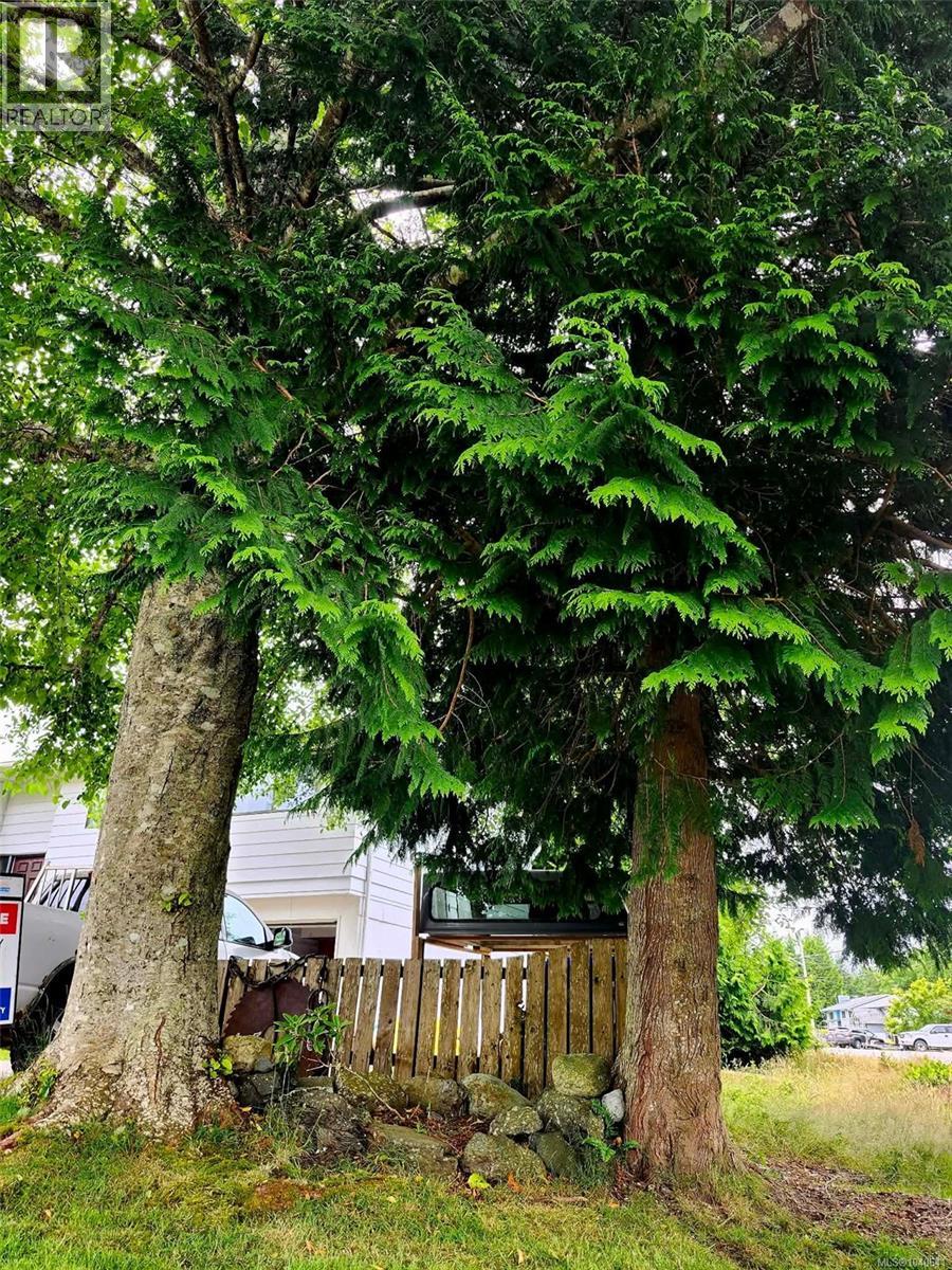 1550 Larch Rd, Ucluelet