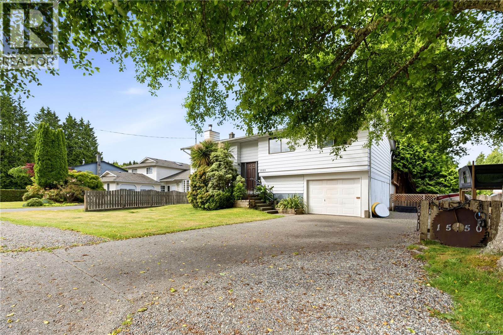 1550 Larch Rd, Ucluelet