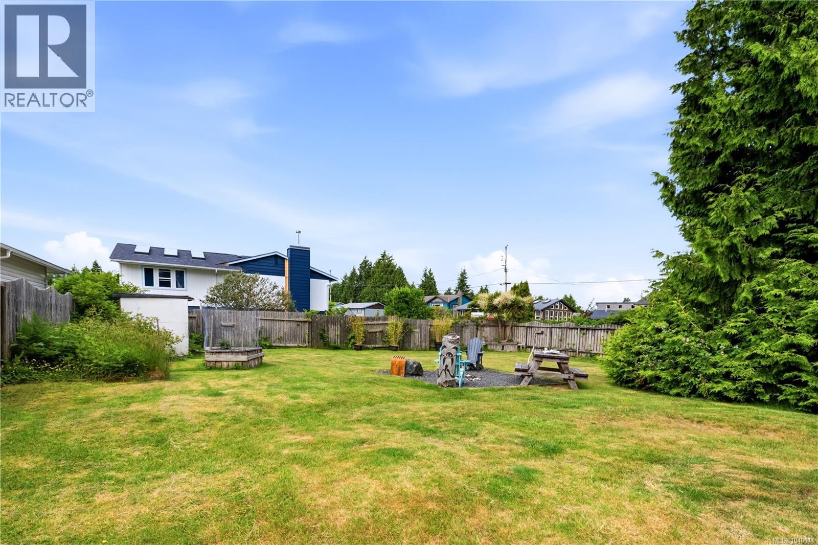 1550 Larch Rd, Ucluelet