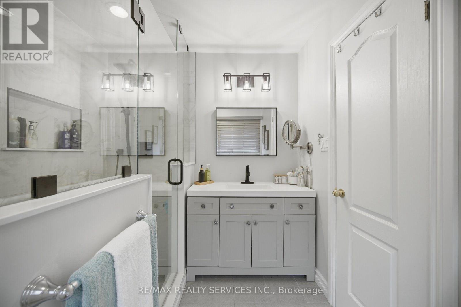 30 HENDERSON CRESCENT - 15