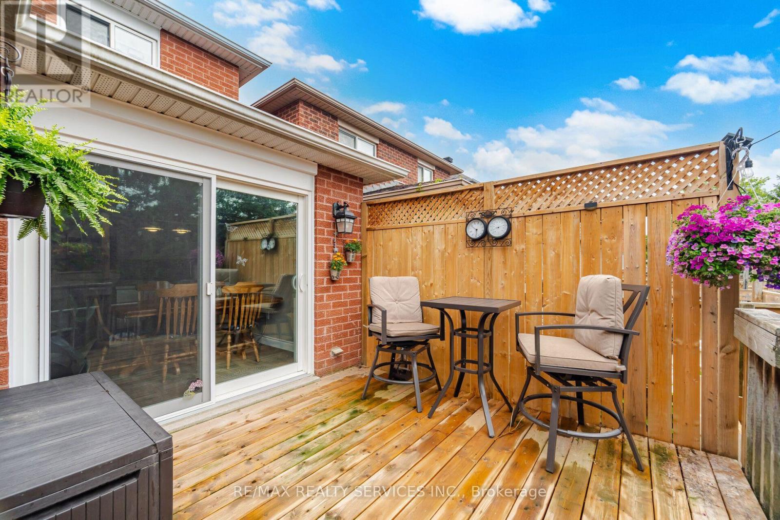 30 HENDERSON CRESCENT - 22