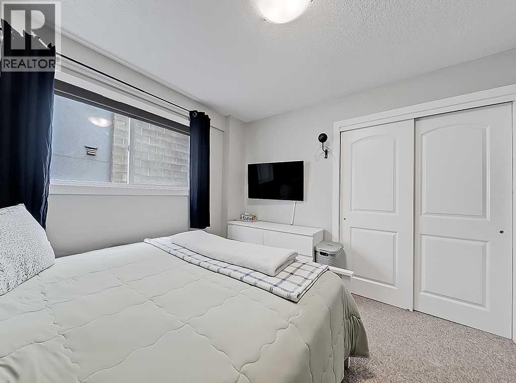 #10 1715 13 Street SW - 15