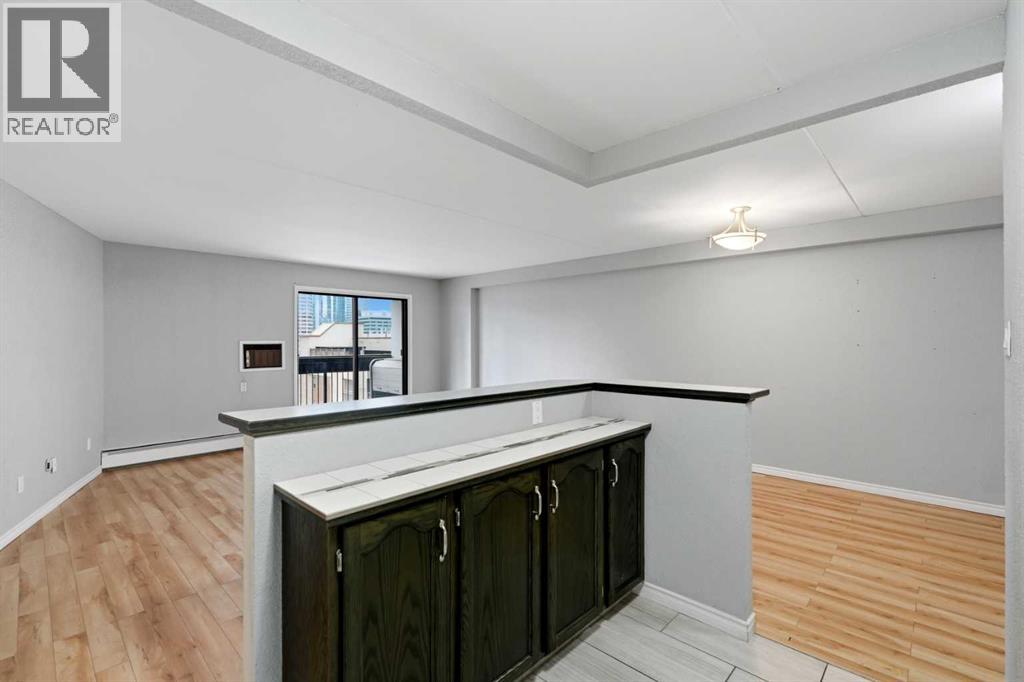 #904 735 12 Avenue SW - 18