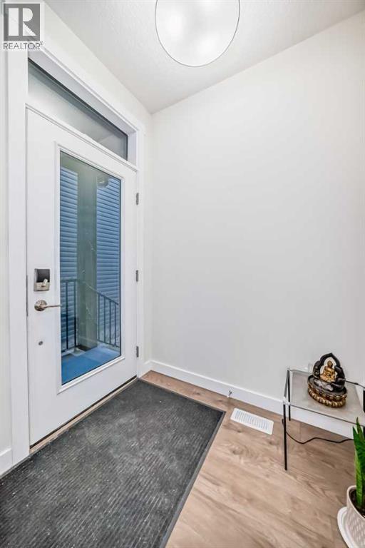 138 Silver Spruce Grove SW - 6