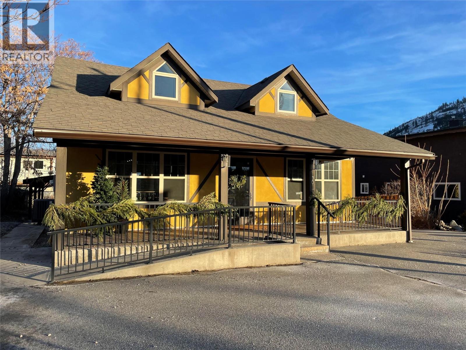 13017 Rosedale Avenue, Summerland