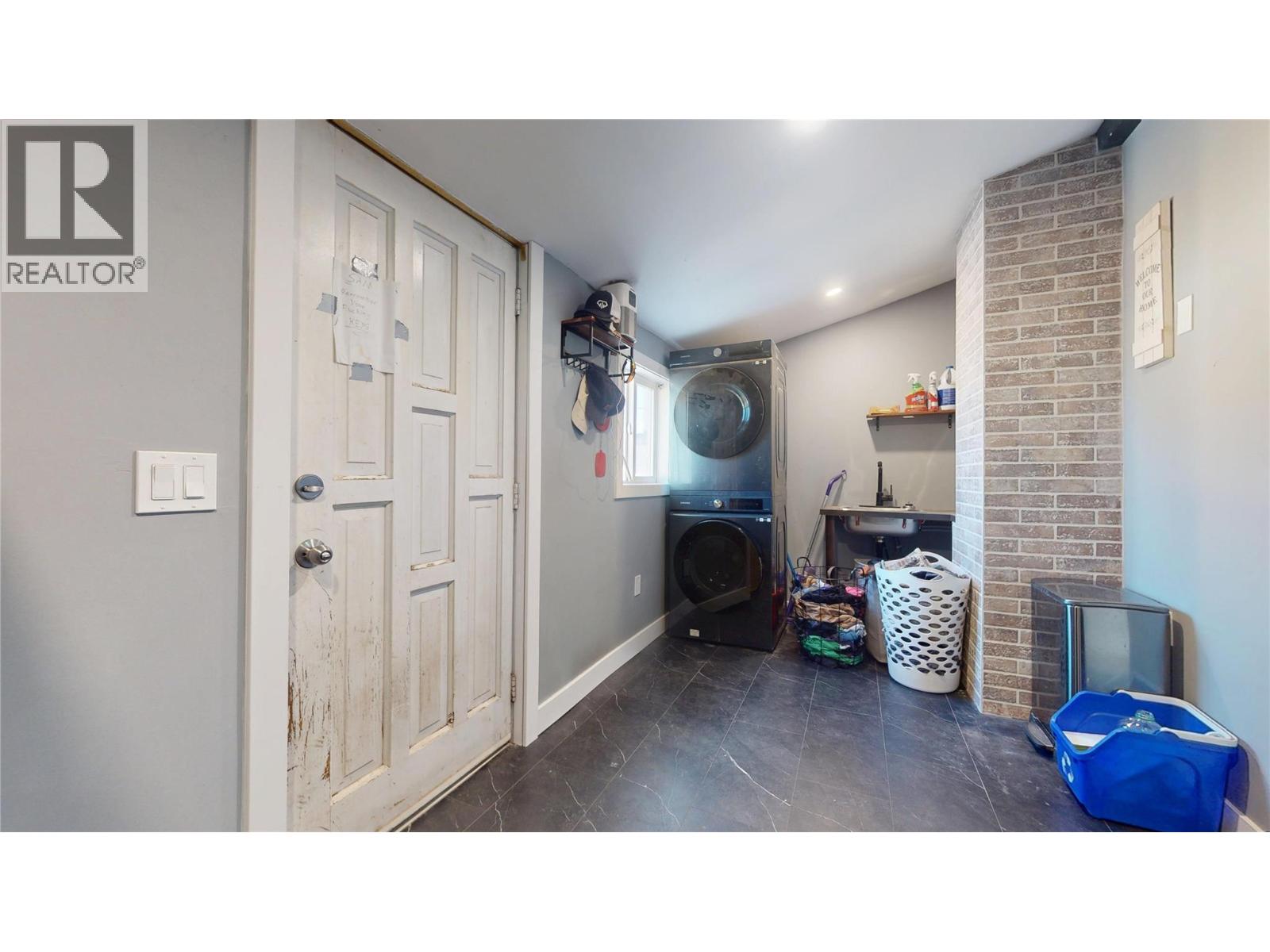 315 Kootenay Street N - 15