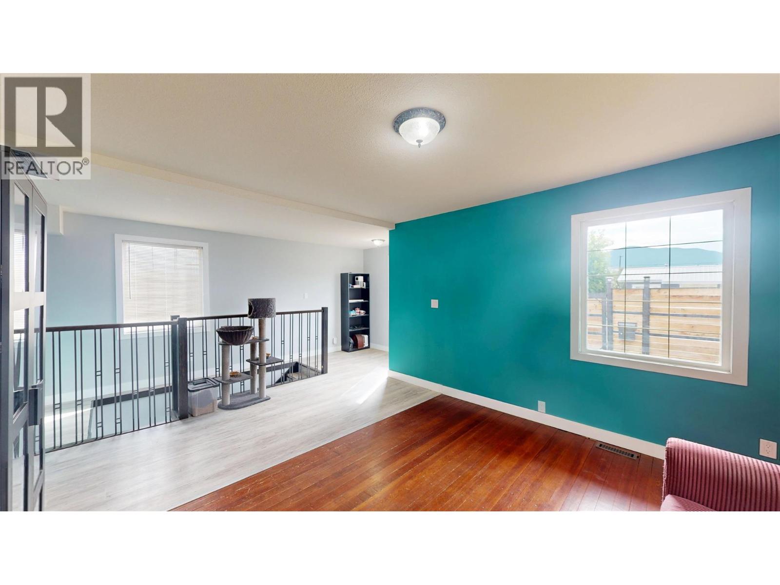 315 Kootenay Street N - 4