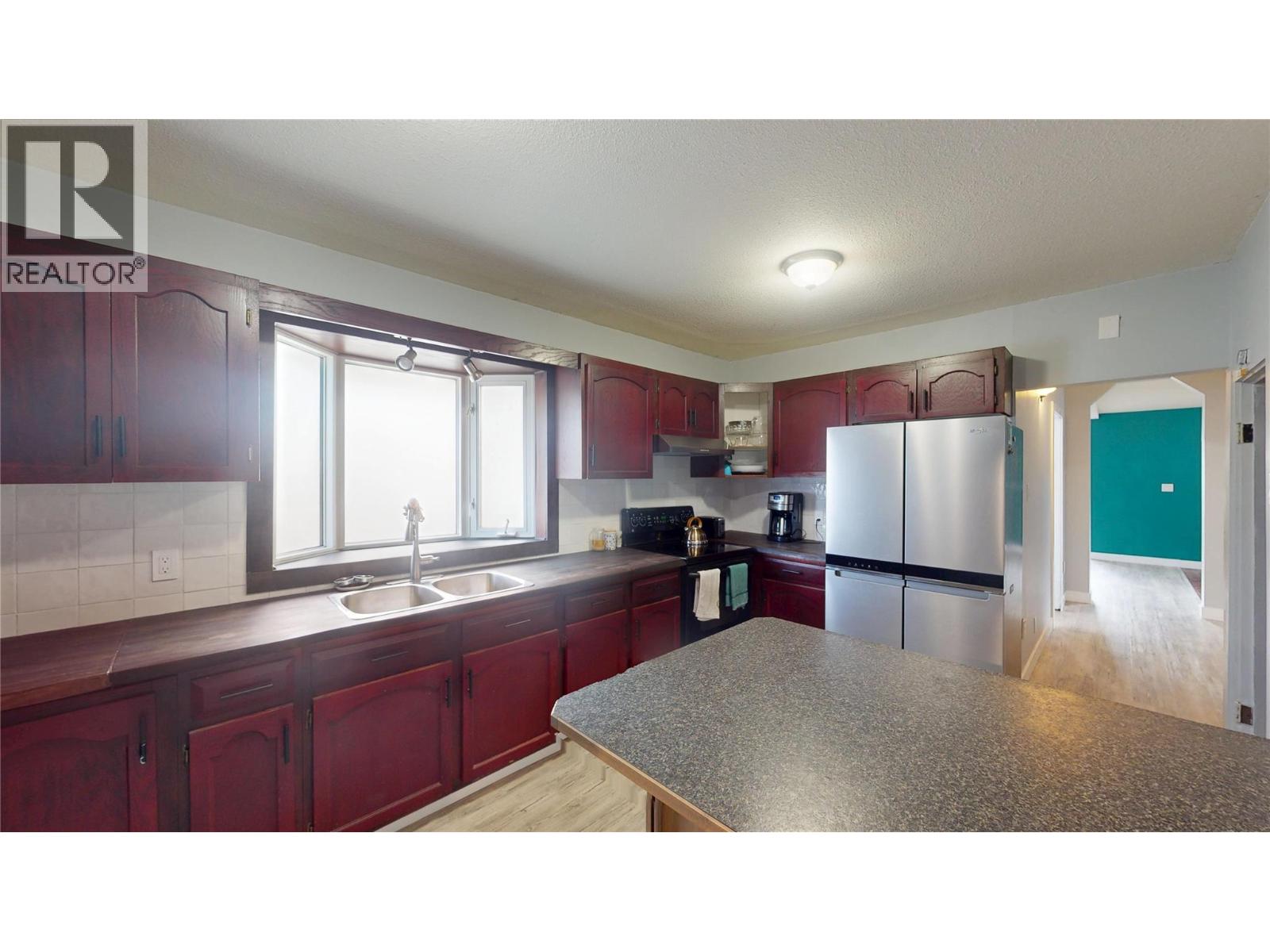 315 Kootenay Street N - 6