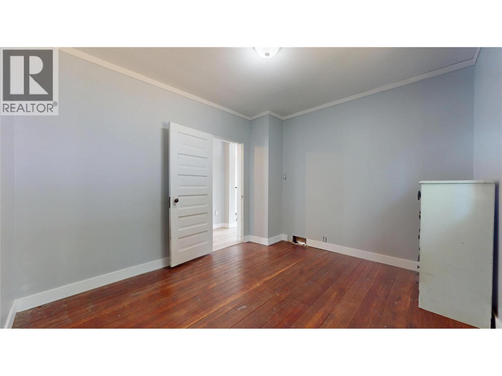 315 Kootenay Street N - 12