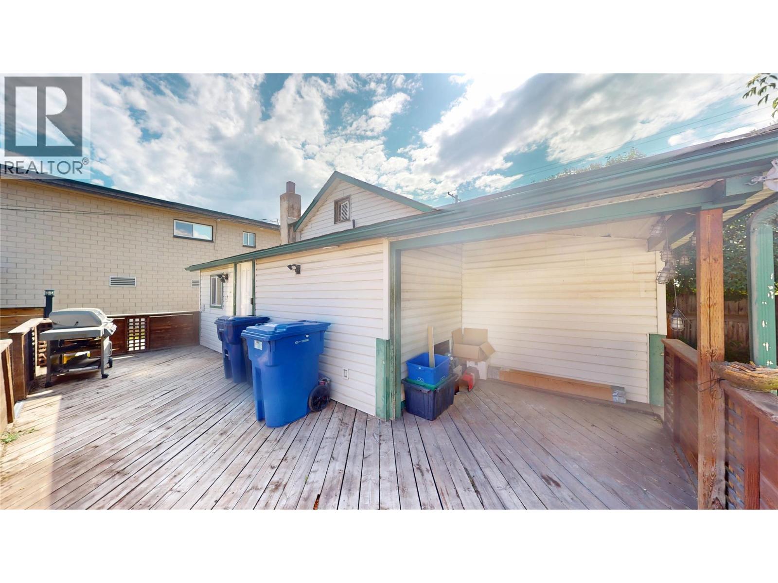 315 Kootenay Street N - 27