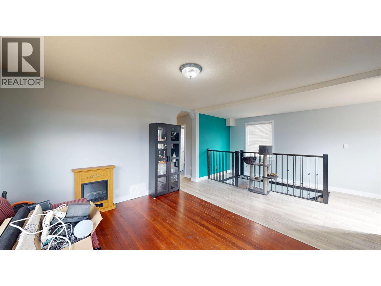 315 Kootenay Street N - 3