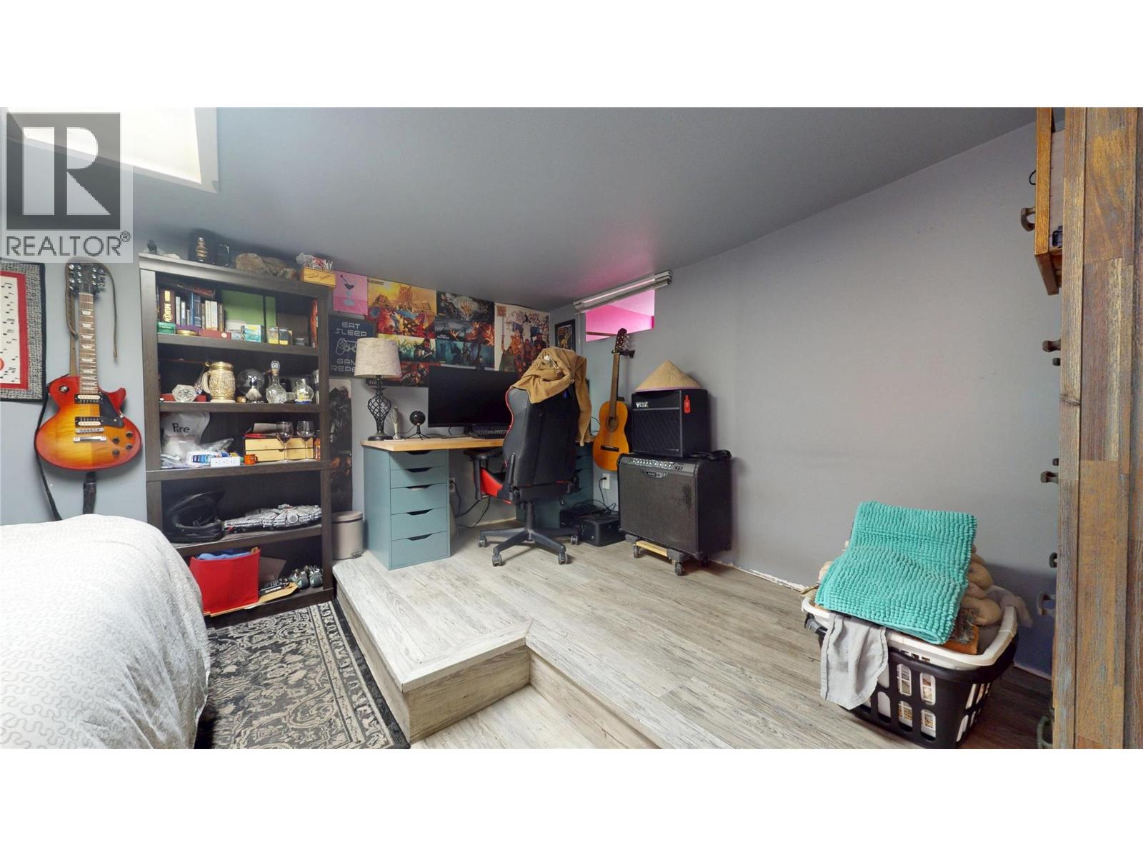 315 Kootenay Street N - 20