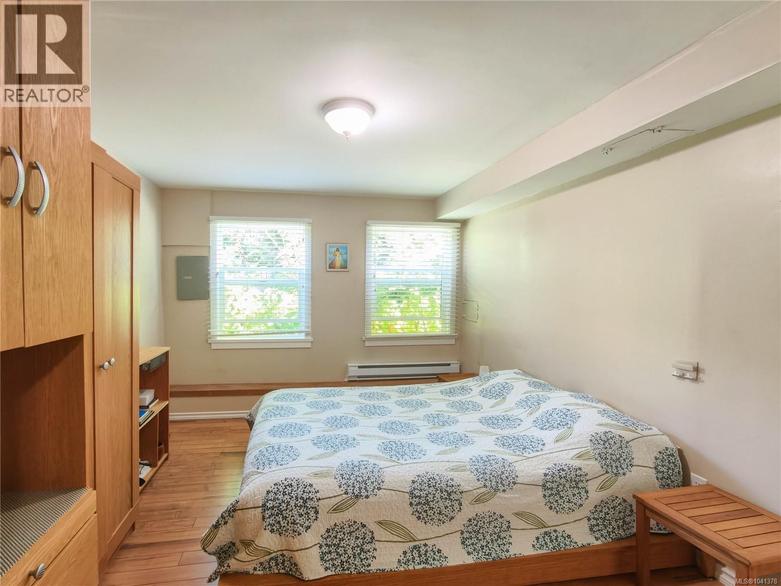 #8 3060 Harriet Rd - 12