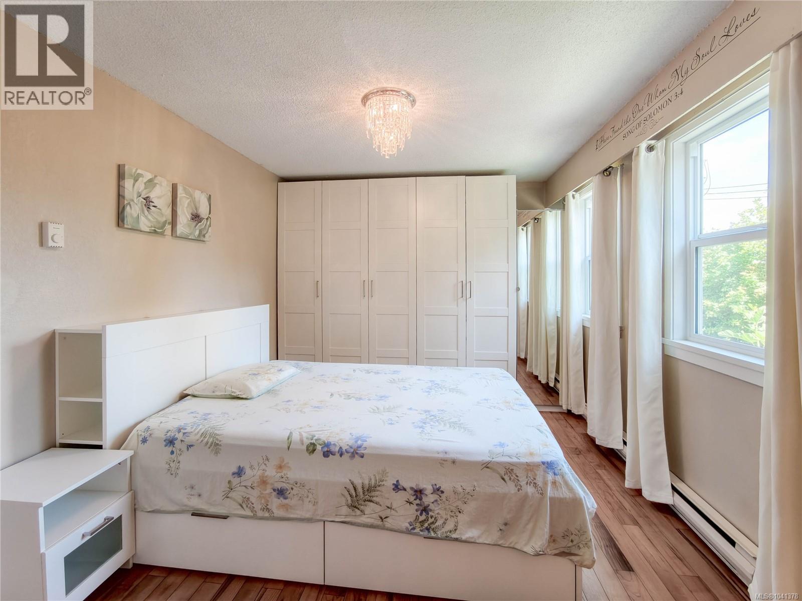 #8 3060 Harriet Rd - 18