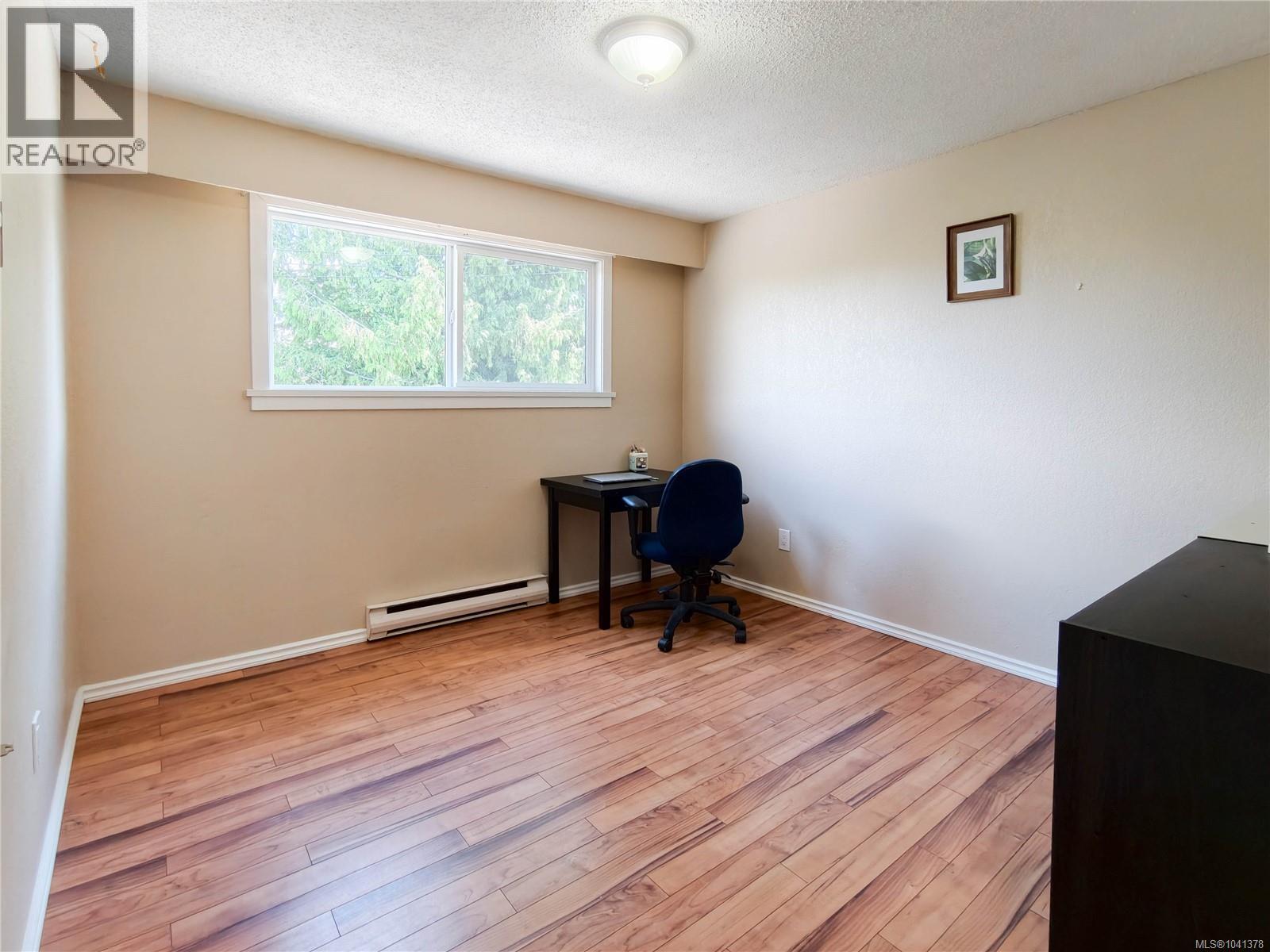 #8 3060 Harriet Rd - 26
