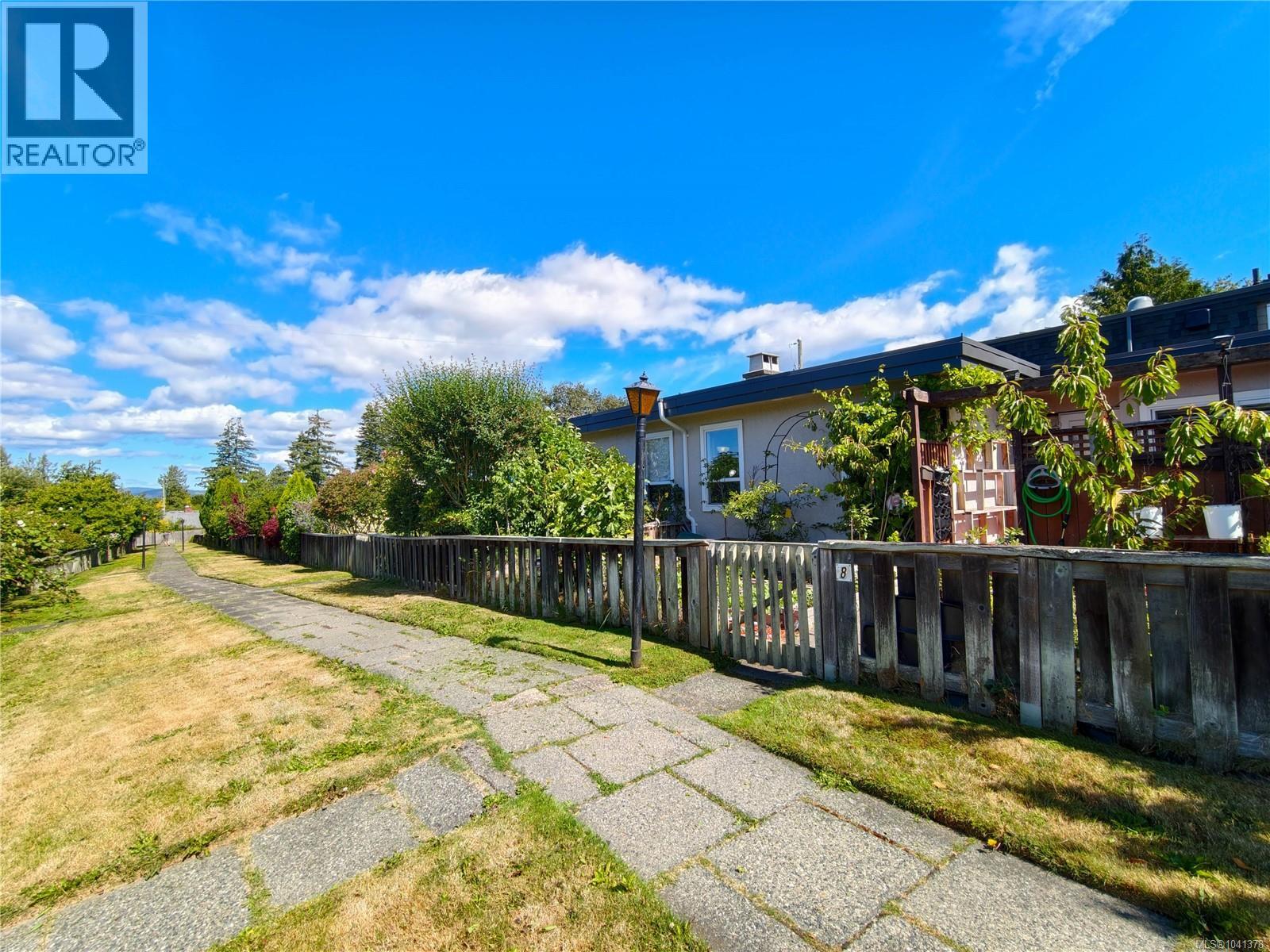 #8 3060 Harriet Rd - 31