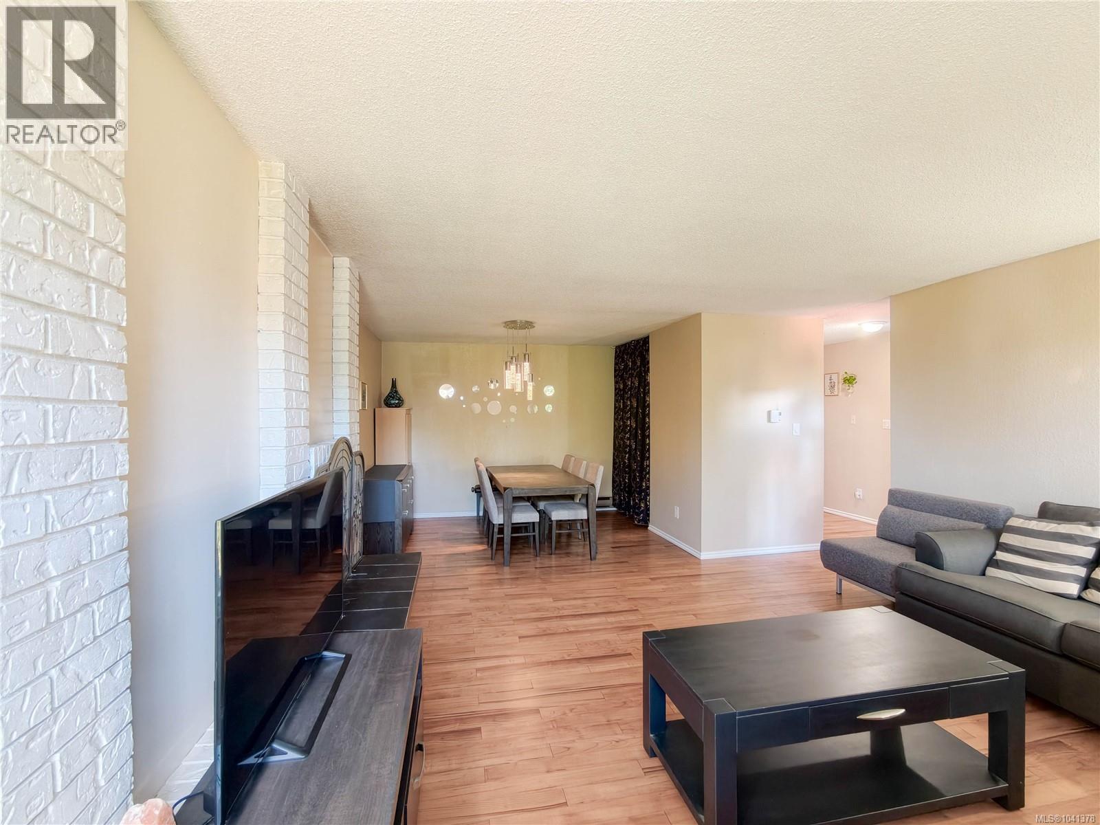 #8 3060 Harriet Rd - 6
