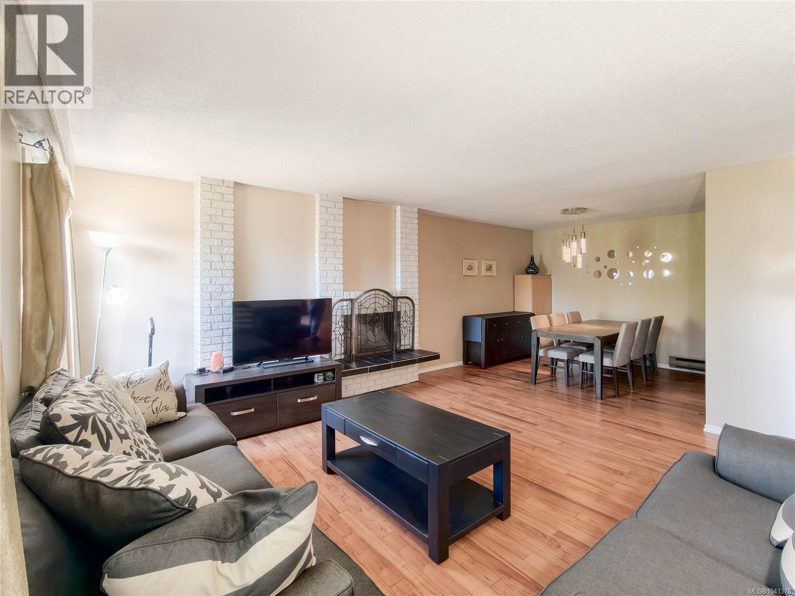 #8 3060 Harriet Rd - 7