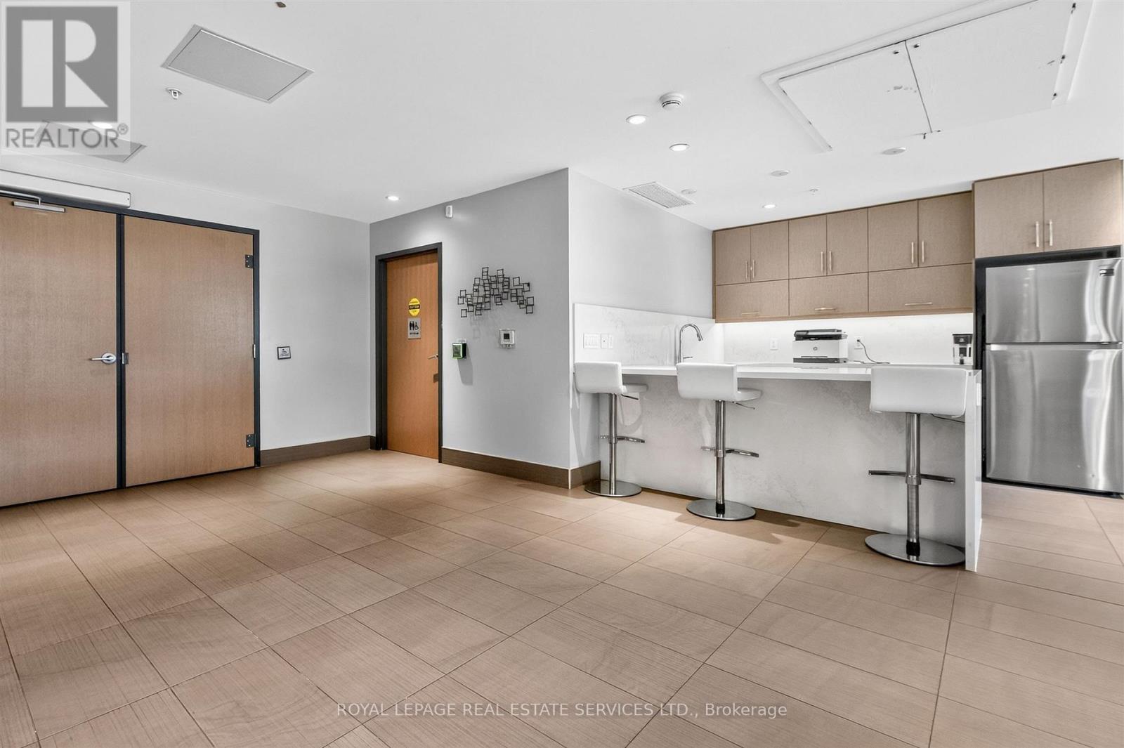 #209 1105 LEGER WAY - 22