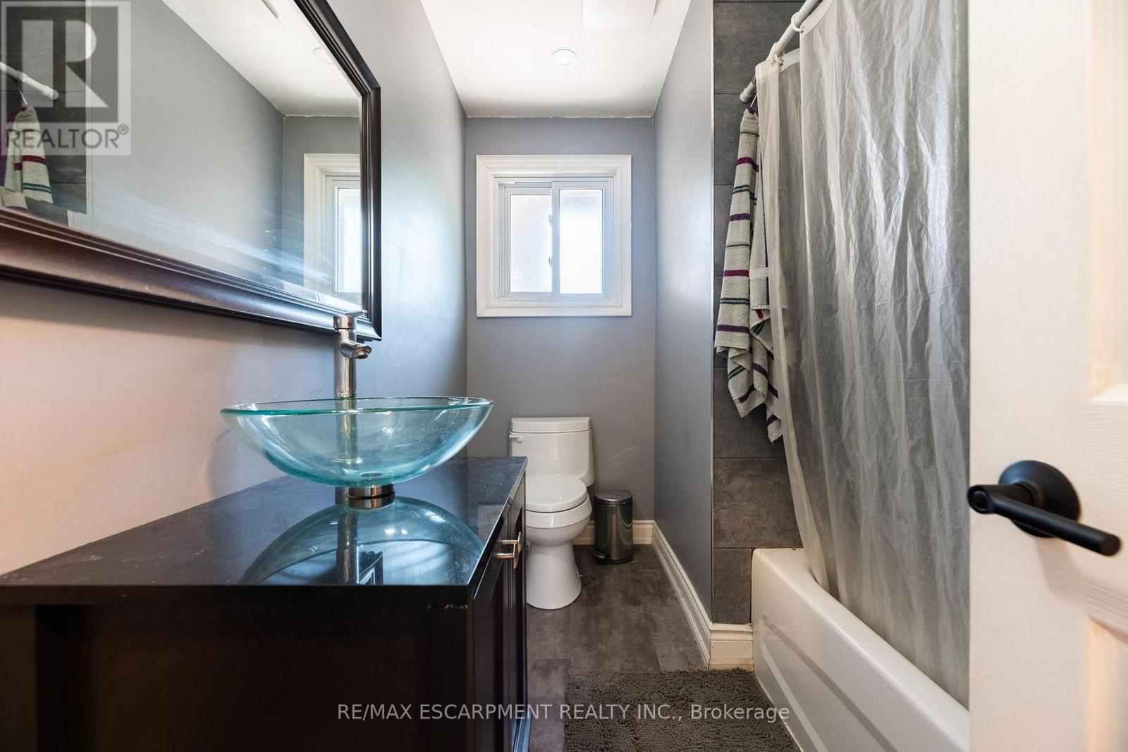 1315 ROSEMARY CRESCENT - Image 15