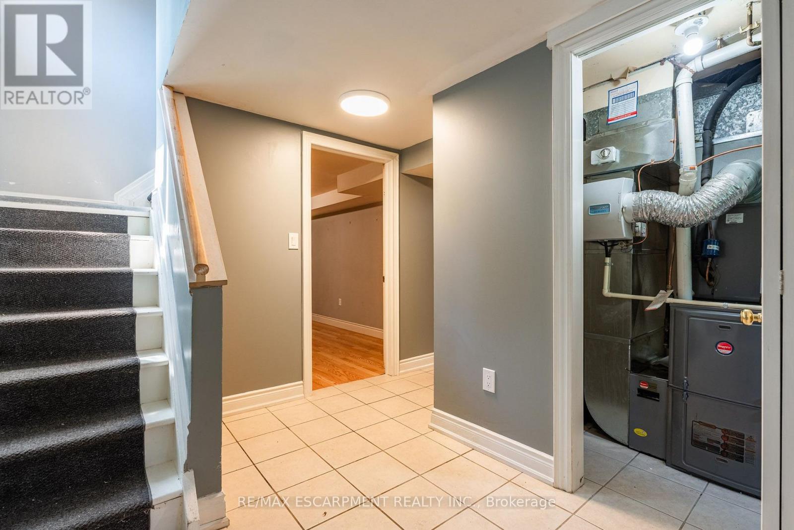 1315 ROSEMARY CRESCENT - Image 16