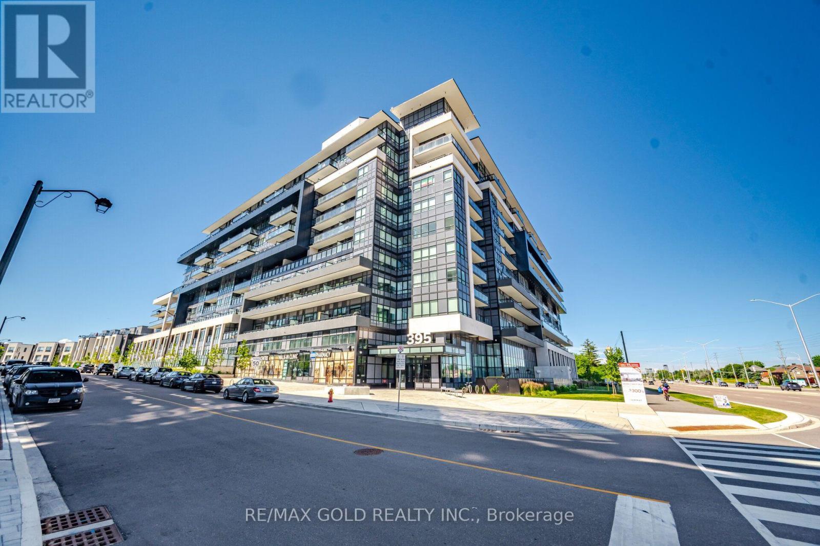 #243 395 DUNDAS STREET W - 1