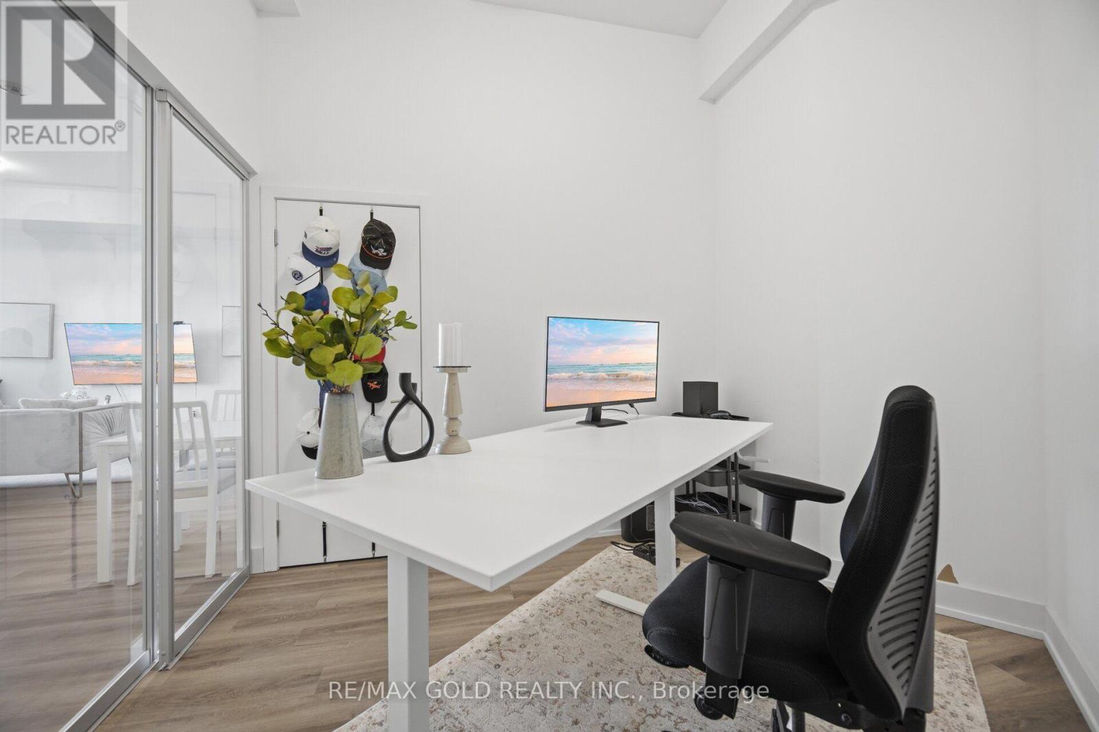 #243 395 DUNDAS STREET W - 22
