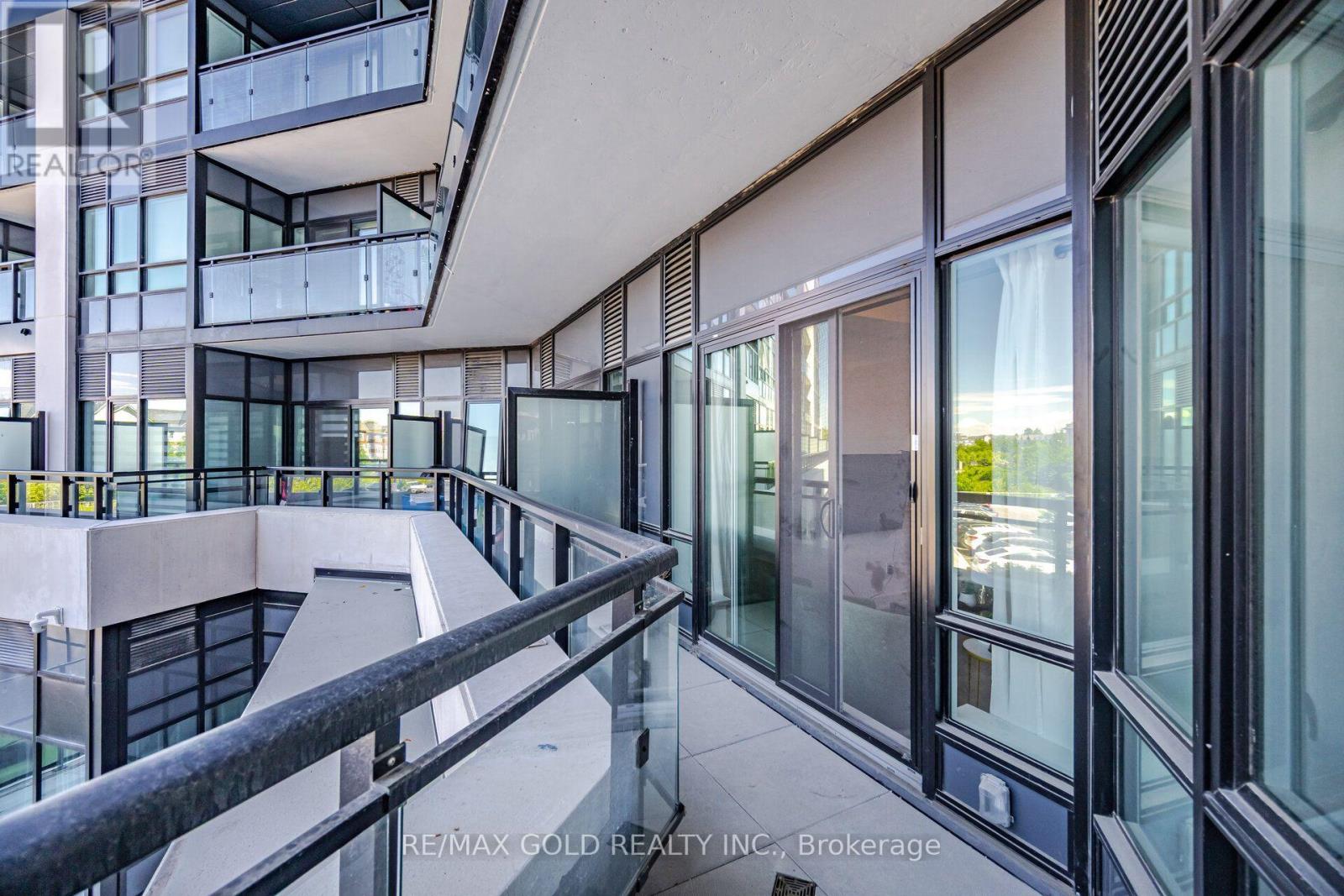 #243 395 DUNDAS STREET W - 27