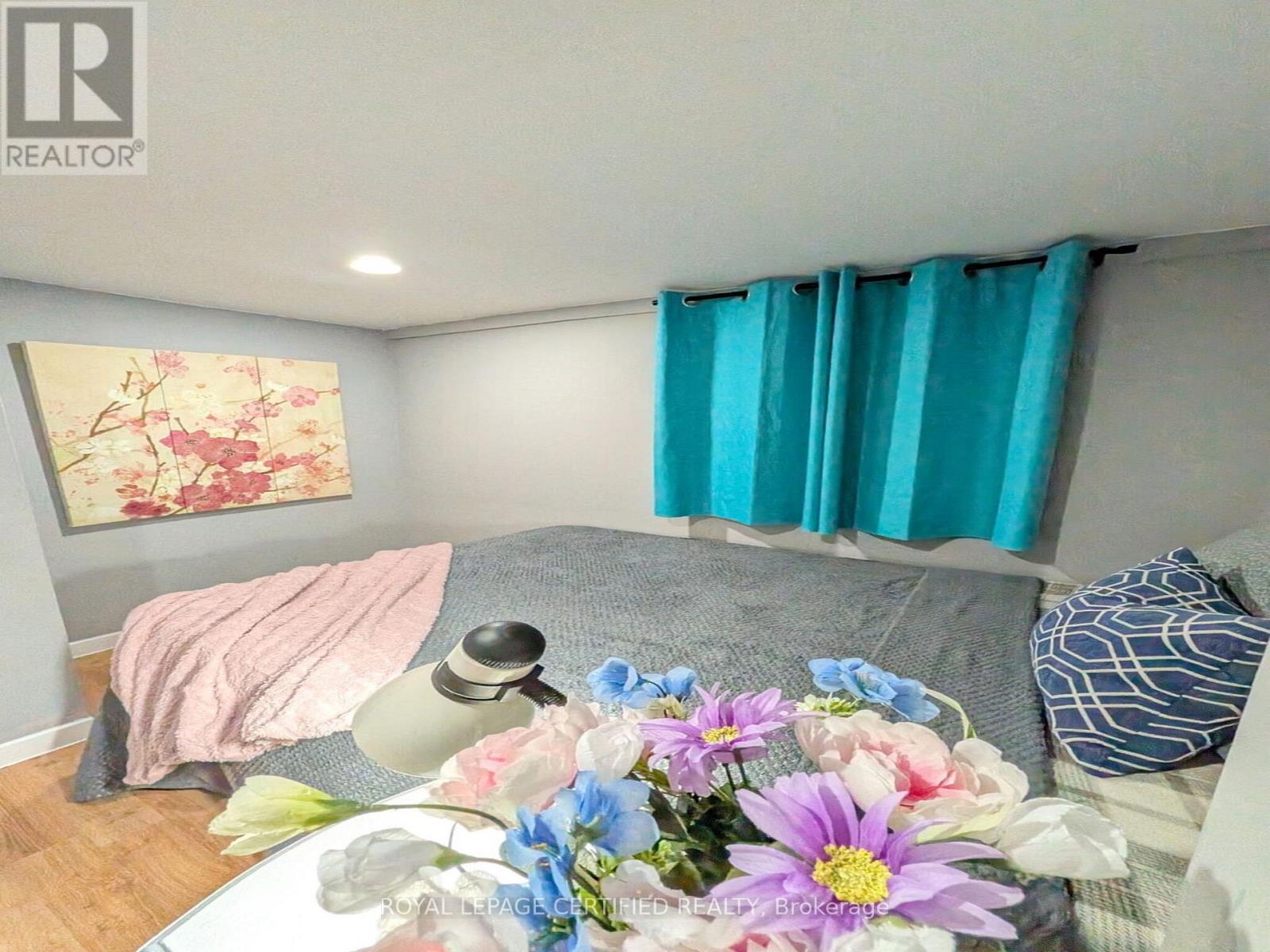 1184 JANETTE AVENUE - 12