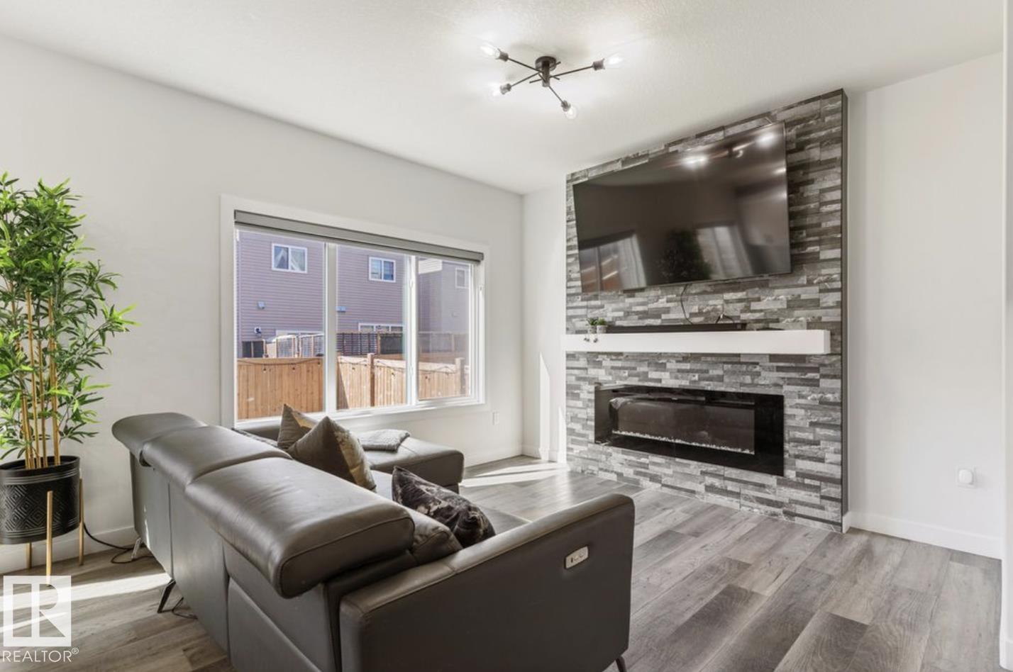 19703 29 Avenue NW - 12