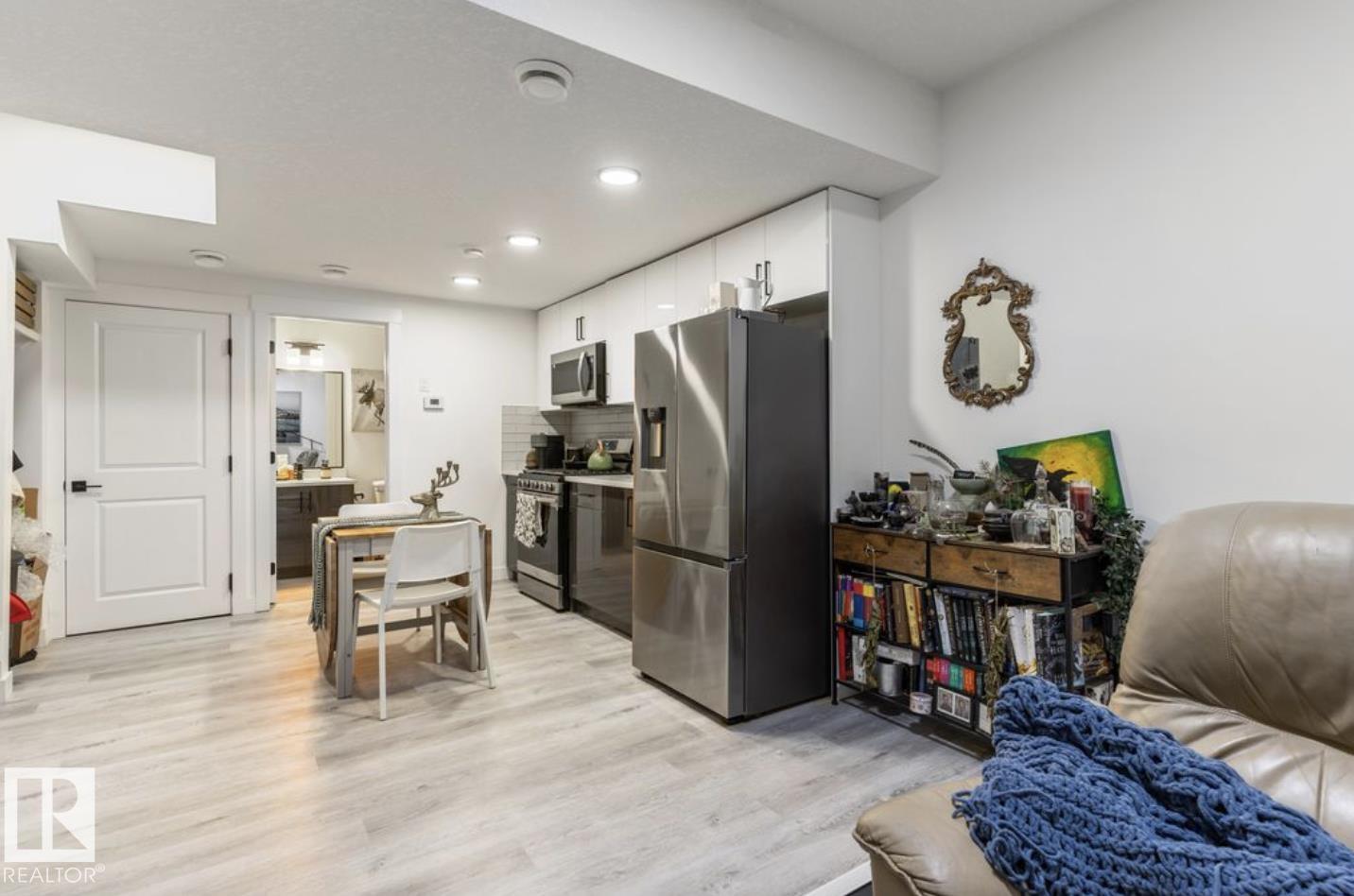 19703 29 Avenue NW - 32