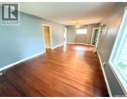 Storage - 431 Qu'appelle Street, Weyburn, SK S4H0R3 Photo 10
