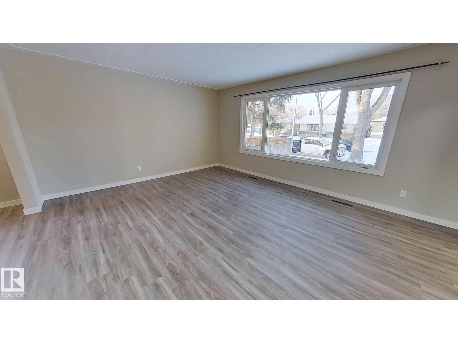 12211 52 ST NW NW - 2