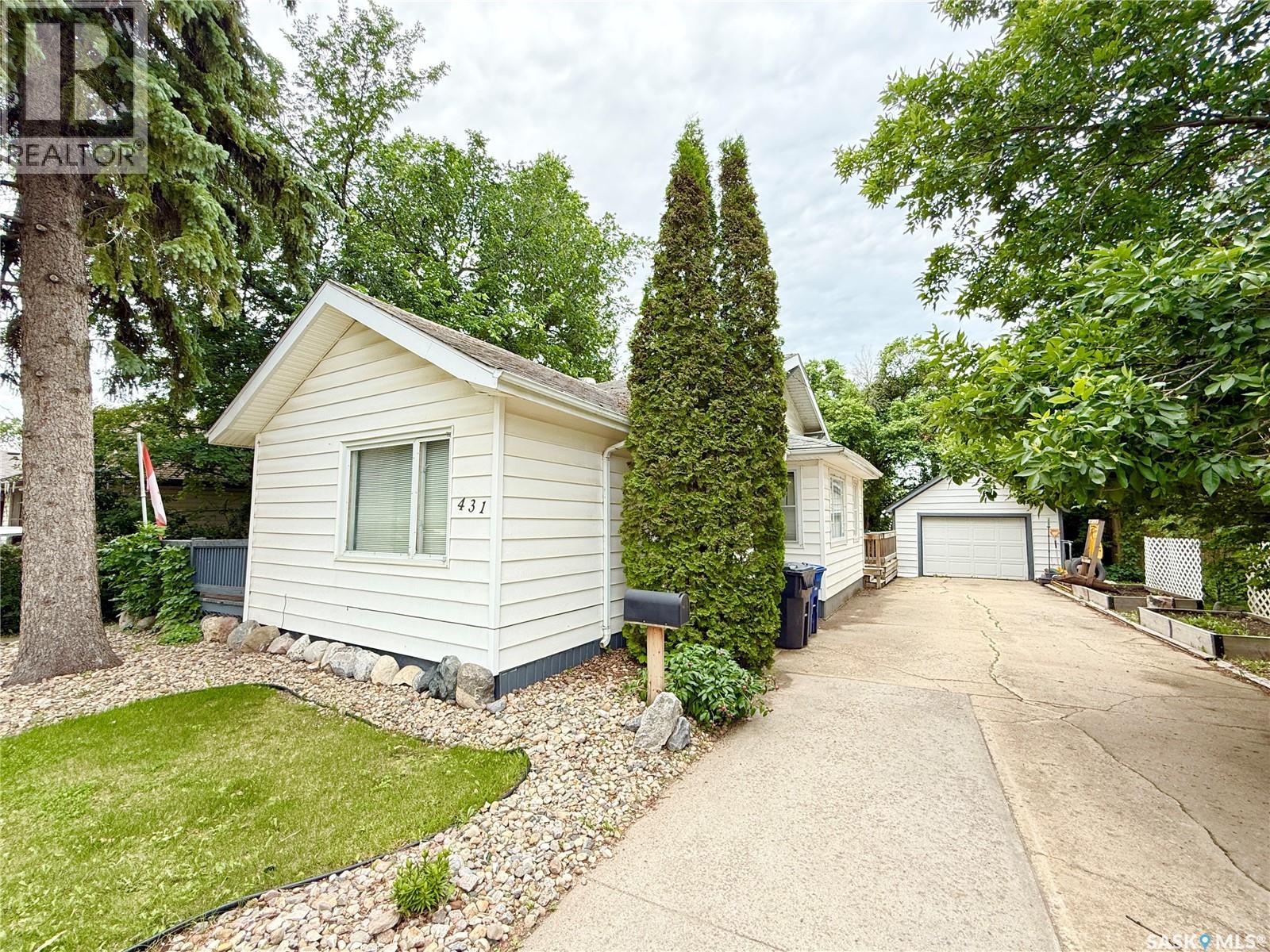 431 Qu'appelle STREET - 1